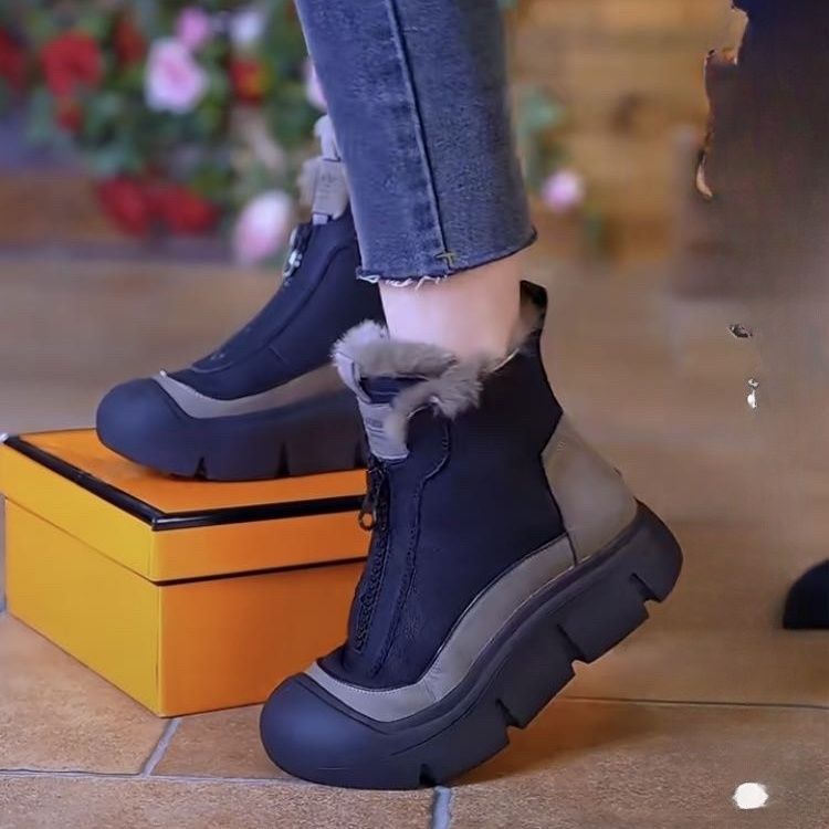 Stylish And Lightweight Soft Boots